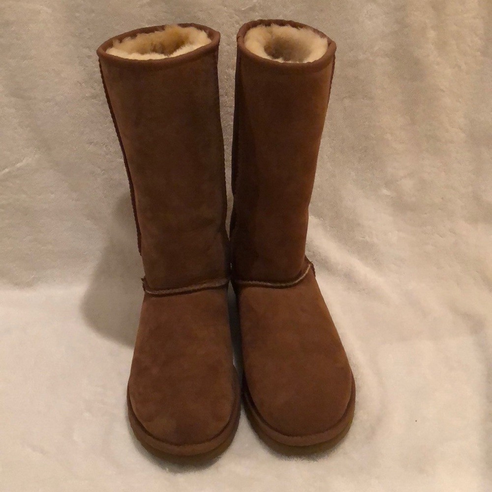 ⚠️SOLD⚠️ Tall UGGs